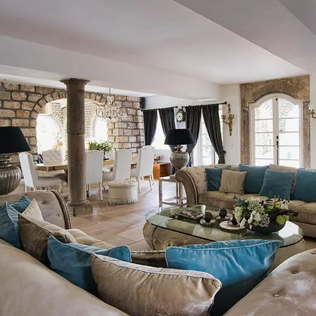 Boutique De Zuilen הילחום